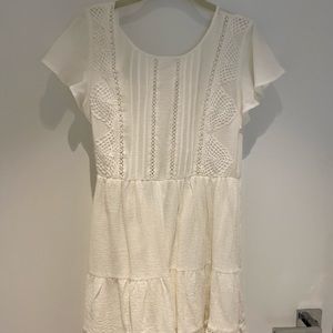 Short sleeve white dress